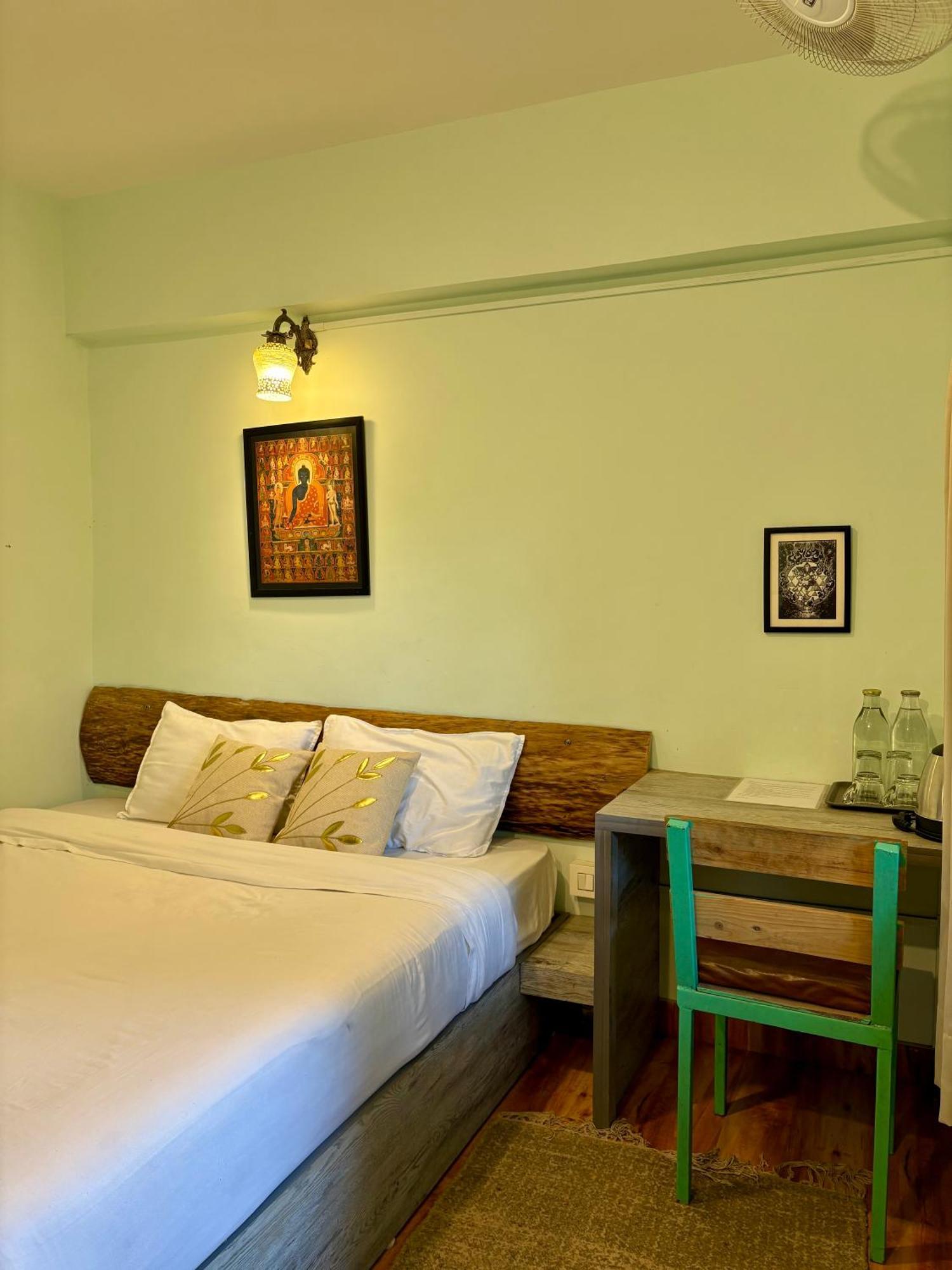 Eevolve Dharamkot - An Eco Hostel 맥그로드 간즈 외부 사진