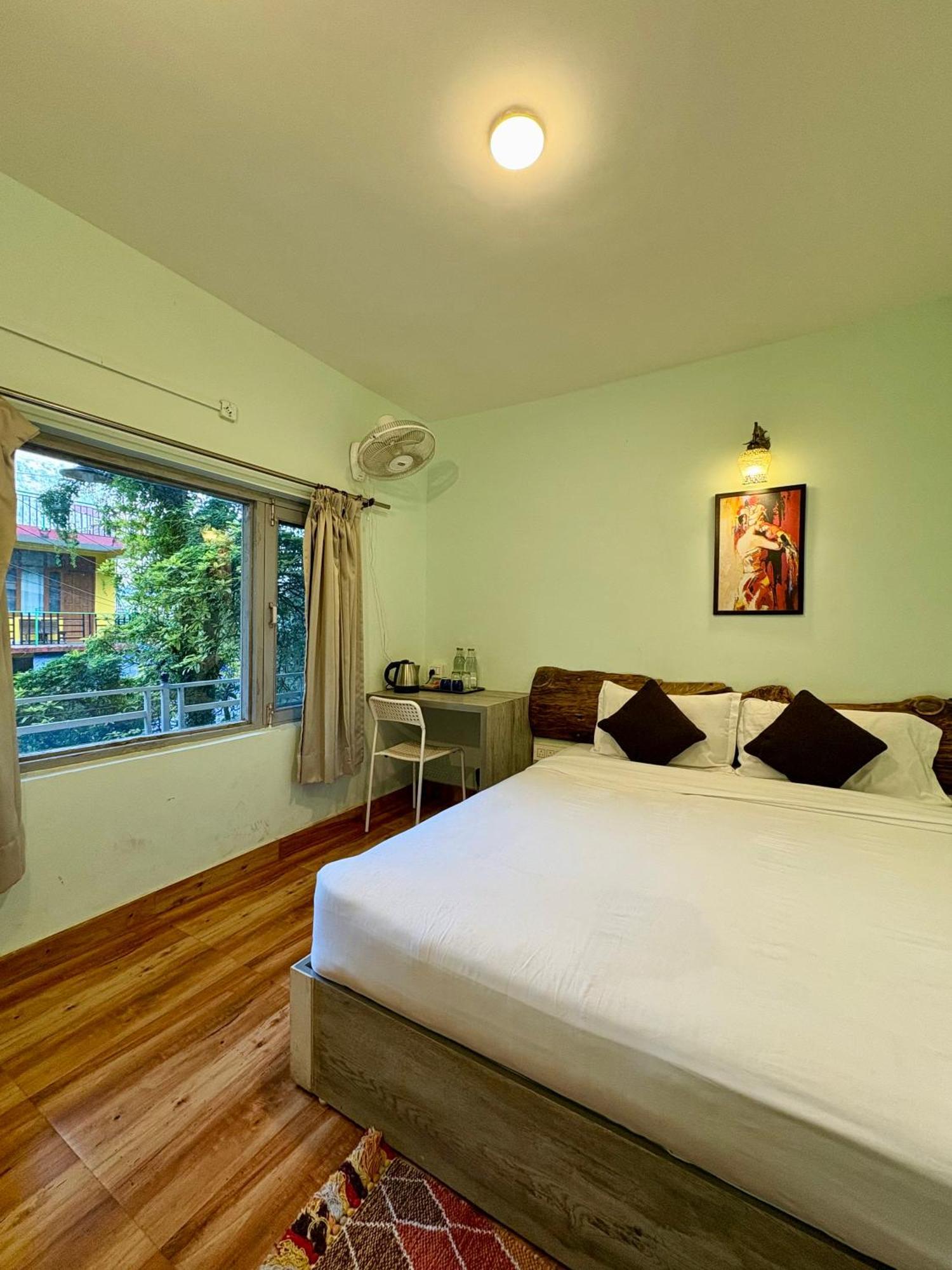Eevolve Dharamkot - An Eco Hostel 맥그로드 간즈 외부 사진