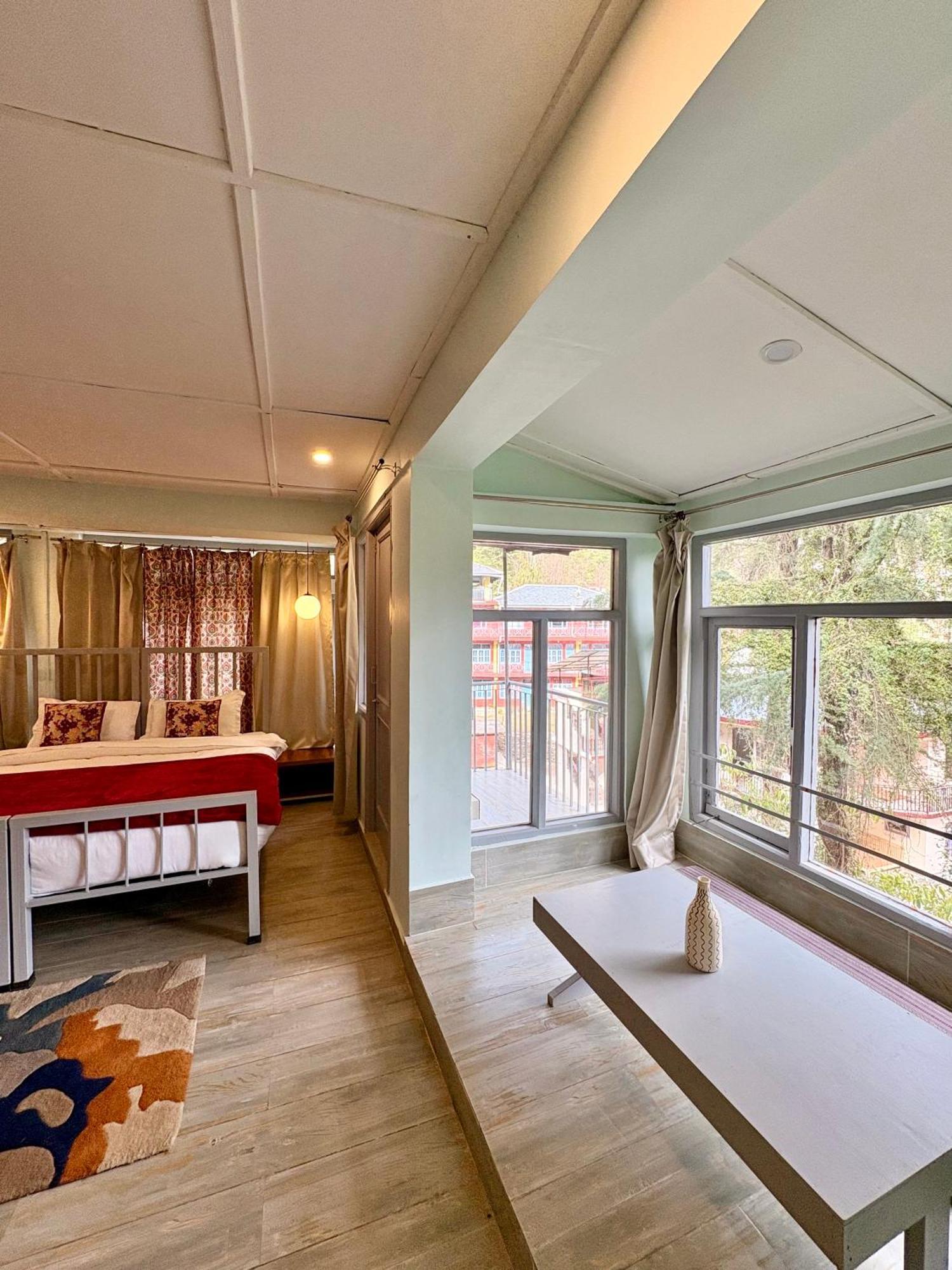 Eevolve Dharamkot - An Eco Hostel 맥그로드 간즈 외부 사진